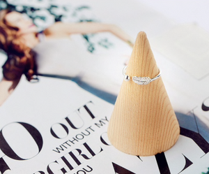 Feather Dot Ring